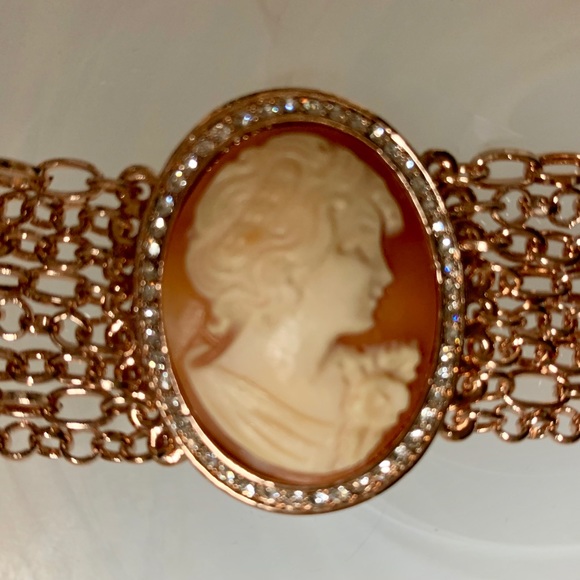 AMEDEO CORNELIAN CAMEO 8 STRAND CHAIN BRACELET NEW - Picture 4 of 8